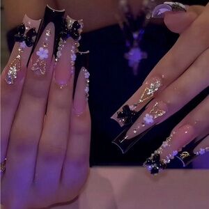 Chic Black and Gold Press-On Nail Set